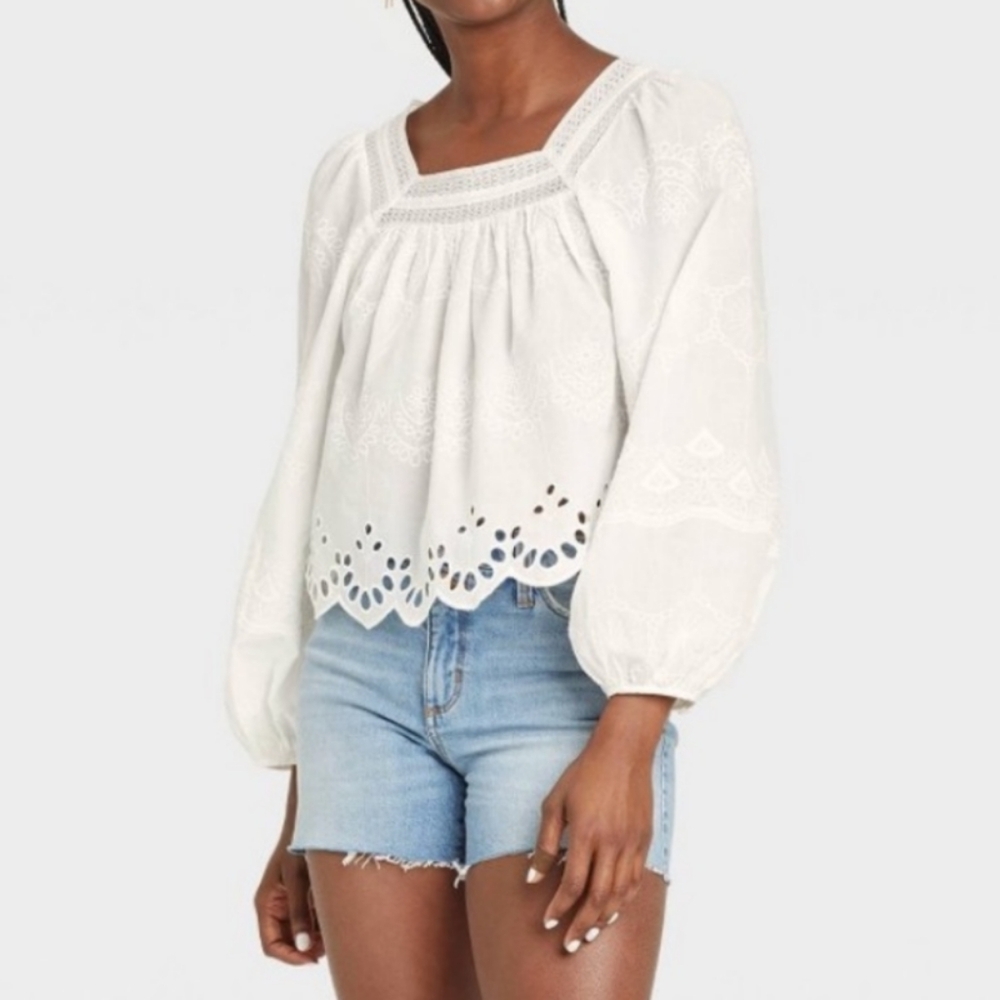 Universal Thread White Blouse